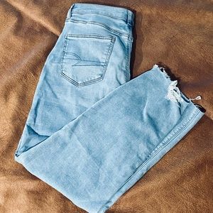 NWOT American Eagle Mom Jeans